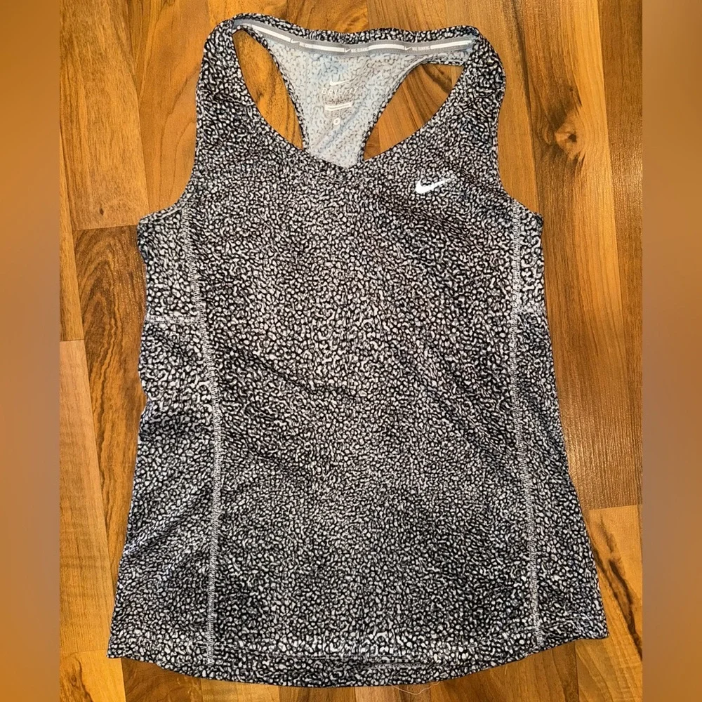 Nike drifit running tank top size small athleisure, athletic,‎ workout